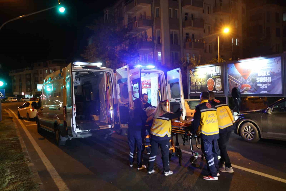 Nevşehir\'de fermuar sistemi sırasında ambulans otomobille çarpıştı
