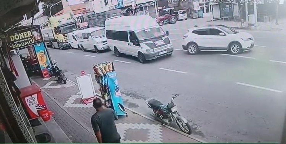 Nevşehir Kaymaklı\'da tırın neden olduğu kazada 4 araç hasar gördü, yaralanan olmadı