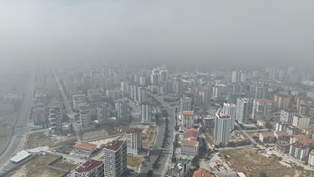 Niğde\'de sabah sis nedeniyle görüş mesafesi yer yer düştü, ulaşımda aksamalar oldu