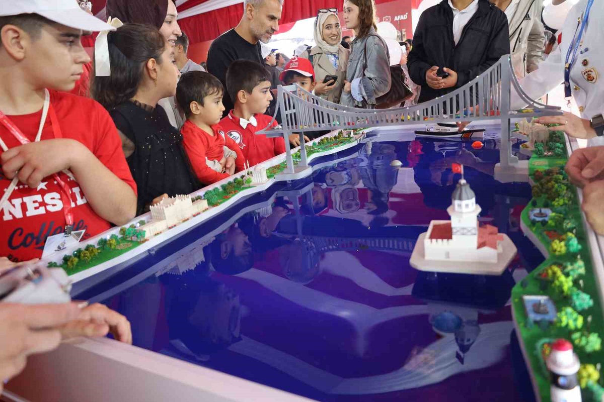 Şanlıurfa\'da çocuklar, TEKNOFEST\'te Sahil Güvenlik bot simülatöründe heyecan yaşadı