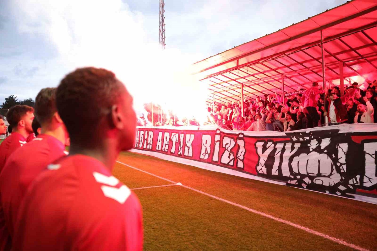 Samsunspor TD Fink, Trabzonspor maçı öncesi taraftara seslendi, galibiyet sözü verdi