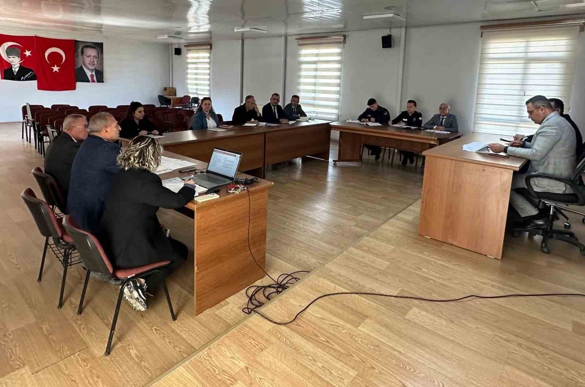 Sarıgöl\'de eğitim güvenliği kurulu Kaymakam Dalak başkanlığında toplandı