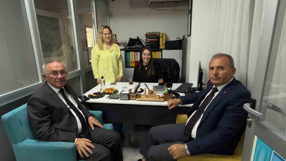 Sarıgöl İlçe Milli Eğitim Müdürü Demirtaş, Özel Üstek Anaokulu\'nda bilgi aldı