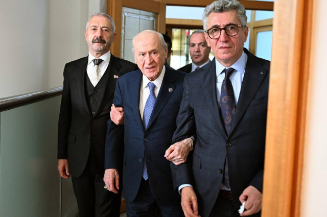 Sedat Şahin'in barış yemeğinde dikkat çeken kalabalık