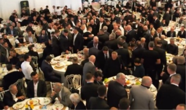 Sedat Şahin'in barış yemeğinde dikkat çeken kalabalık