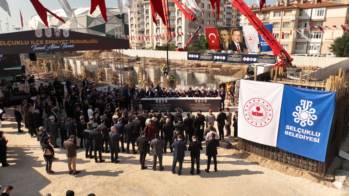 Konya Selçuklu\'da yeni emniyet müdürlüğü binasının temeli 198 milyon lirayla atıldı.