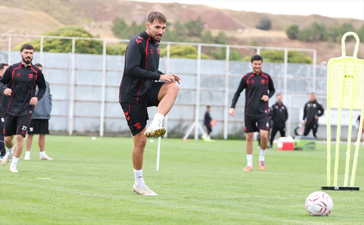 Sivasspor Teknik Direktörü Taşdemir, ülke futbolunun temizlenmesini istedi