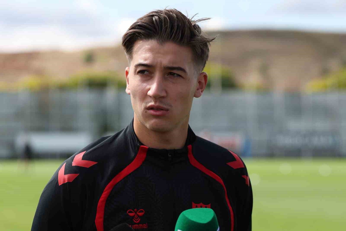 Sivassporlu Mert Çelik, Pendikspor maçı öncesi taraftarlara birlik çağrısı yaptı