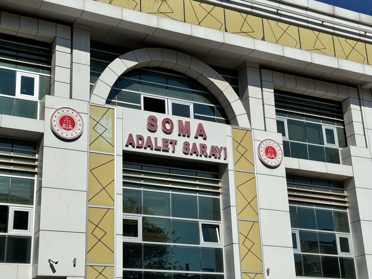 Soma\'daki maden göçüğünde 5 işçinin ölümüne ilişkin 9 şüpheli adliyeye sevk edildi