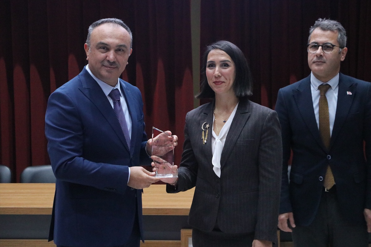 Tekirdağ\'da bağcılık sempozyumunda TAGEM yetkilisi iklim değişikliğine dikkati çekti
