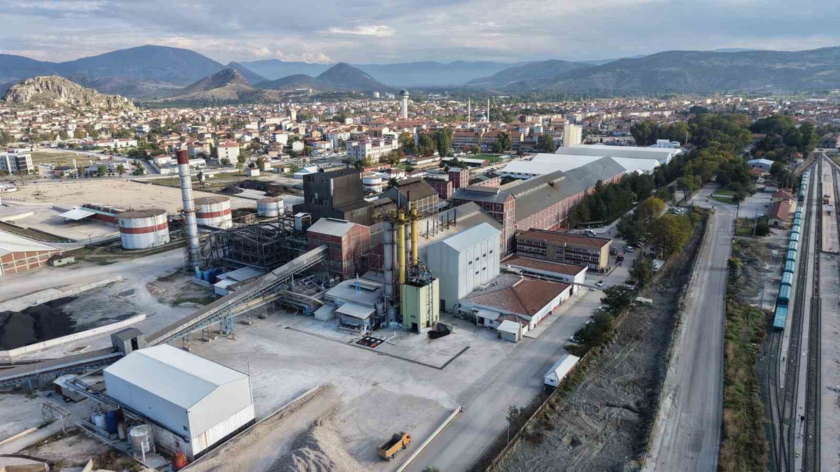 Turhal Şeker Fabrikası\'nda kireç ocağı gazından 26 işçi etkilendi, hastaneye kaldırıldı