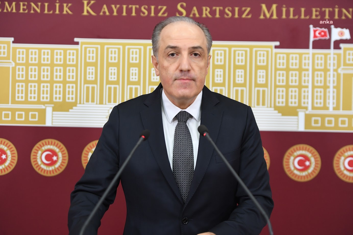 Yeneroğlu, İsviçre\'ye iddia edilen 15 milyon dolar ve 25 milyon euroyu Gürlek\'e sordu