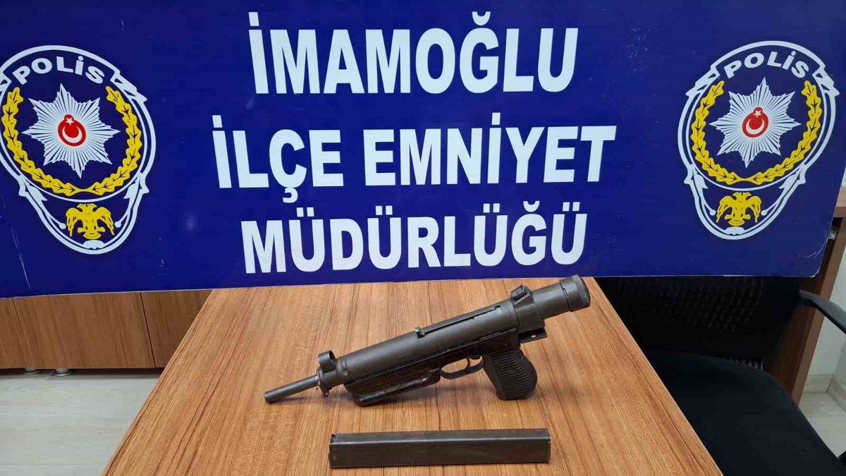 Adana İmamoğlu\'nda huzur denetimlerinde 3 şüpheli tutuklandı, makineli silah bulundu