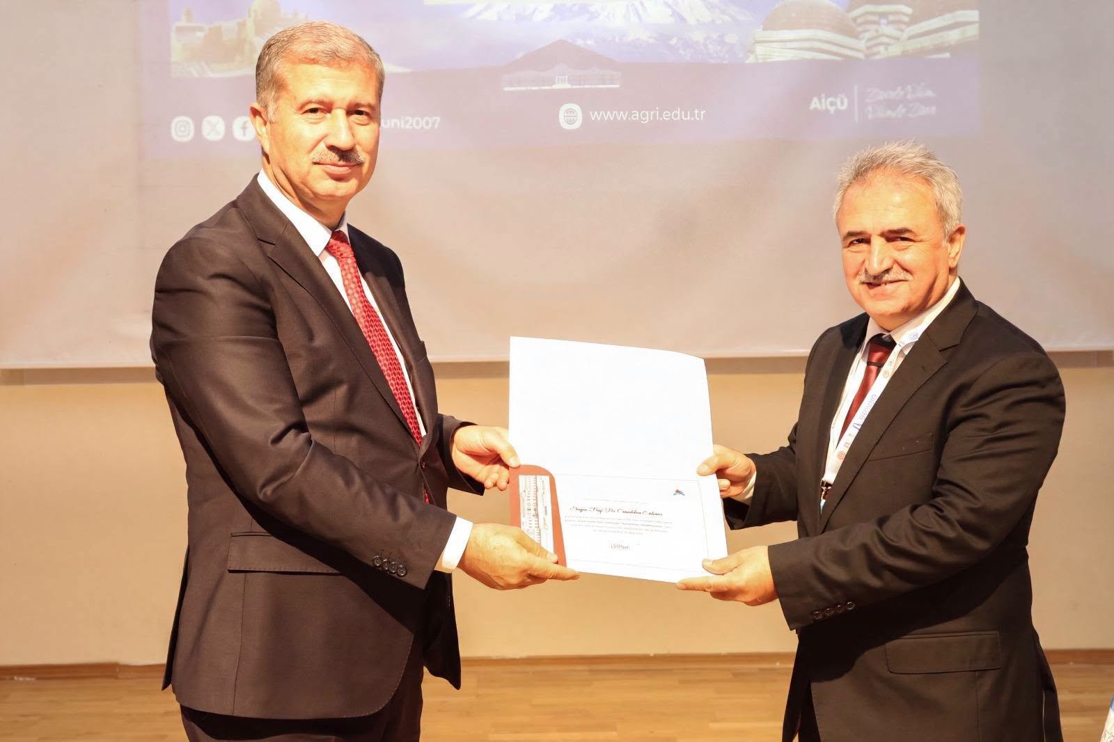 AİÇÜ’de IX. Uluslararası Ahmed-i Hânî Sempozyumu Başladı