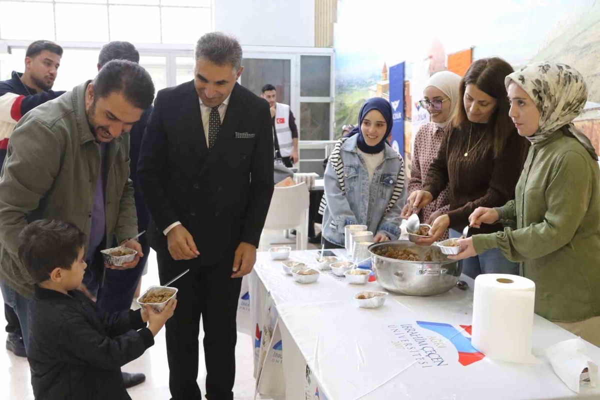 AİÇÜ\'de omaç helvası etkinliği düzenlendi, üniversite personeline ikram edildi
