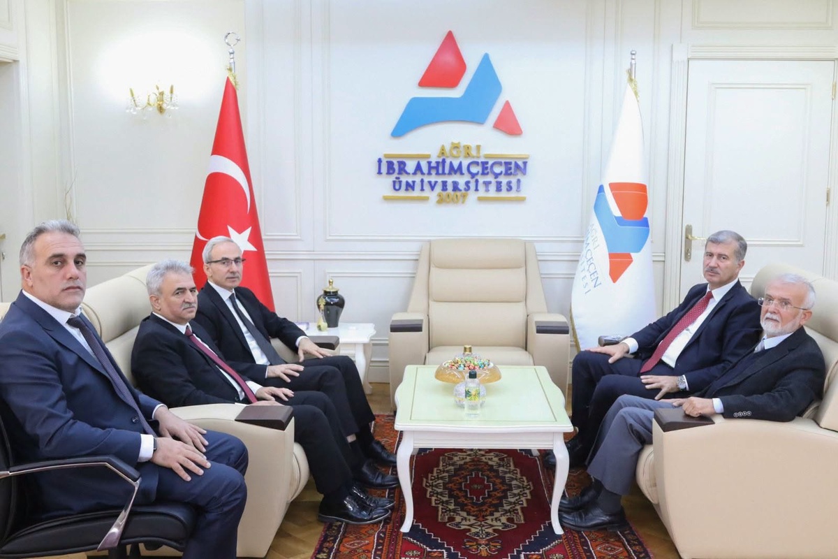 AİÇÜ Rektörü, IX. Uluslararası Ahmed-i Hânî Sempozyumu için akademisyenleri ağırladı