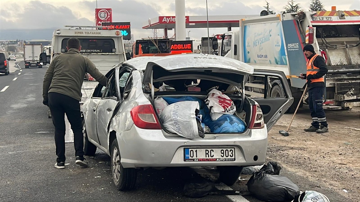 Nevşehir\'de iki otomobil çarpıştı, sürücülerle birlikte 7 kişi yaralandı