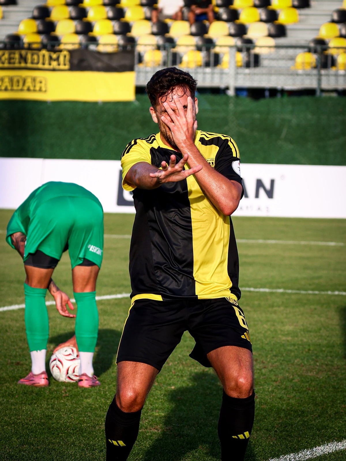 Aliağa FK, Erbaaspor'u deplasmanda 4-2 yenip 5 maçta 4 galibiyete ulaştı