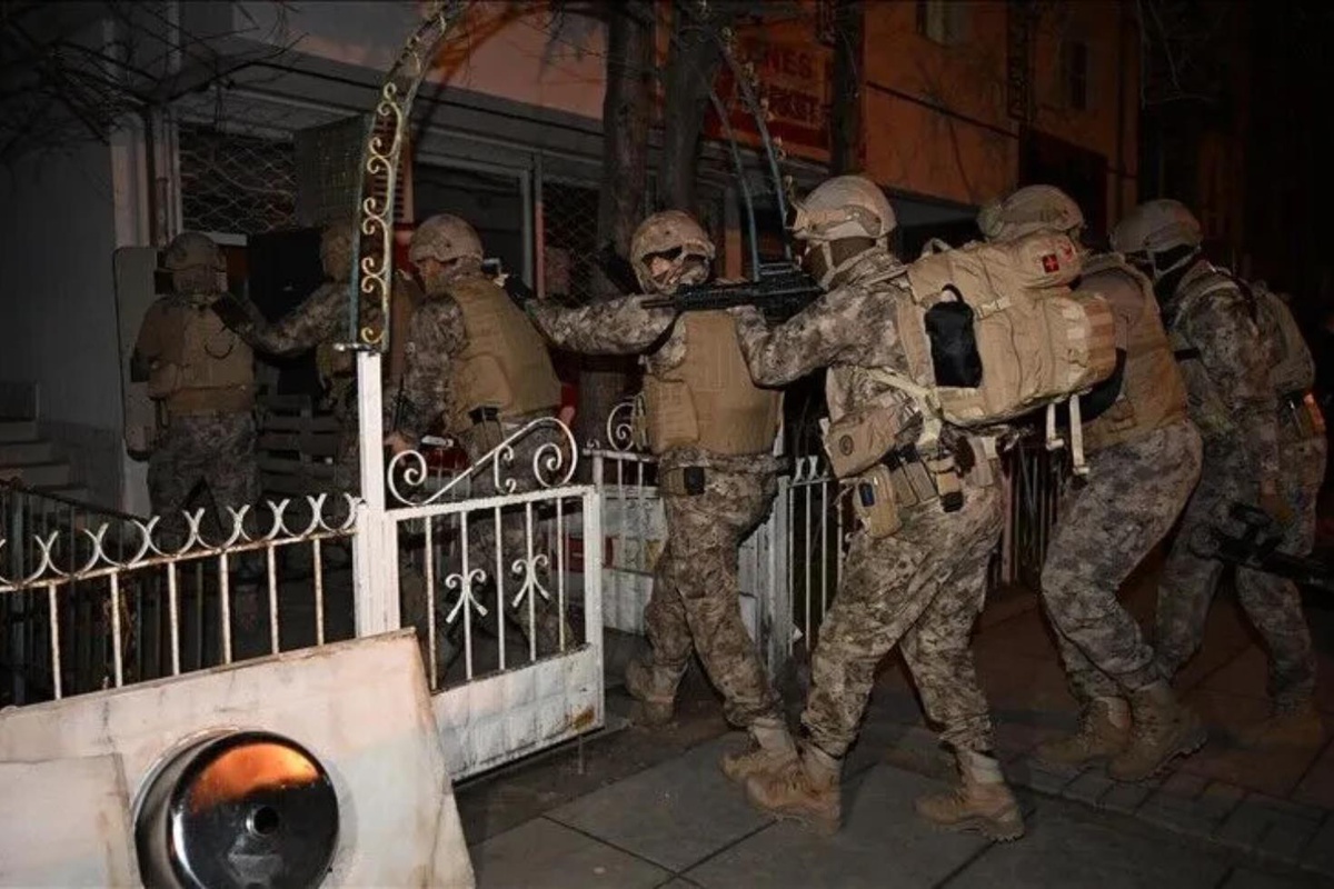 14 ilde "Daltonlar" baskını! Gözaltı kararı verilen 33 şüpheliden 12\'si çocuk