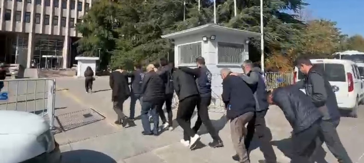 Ankara\'da 90 milyon TL\'lik 3 dolandırıcılık olayında 12 şüpheli tutuklandı