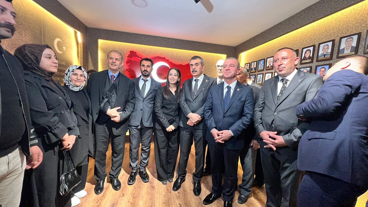 Bakan Tekin: En büyük borcumuz bu birlikteliği yeniden inşa etmek