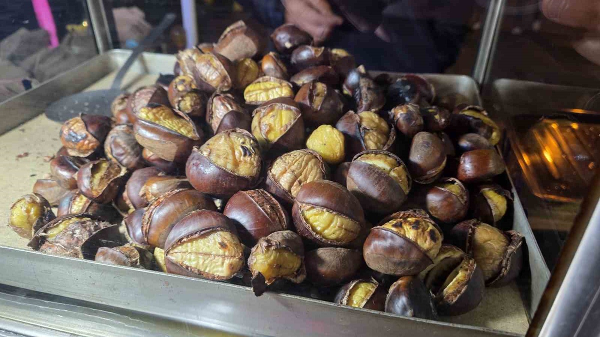 Bandırma\'da kestane sezonu açıldı, kebabın kilosu bin lirayı buldu
