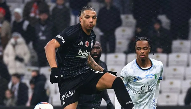 Beşiktaş'tan ayrıldı, 70 metreden attığı golle ağızları açık bıraktı