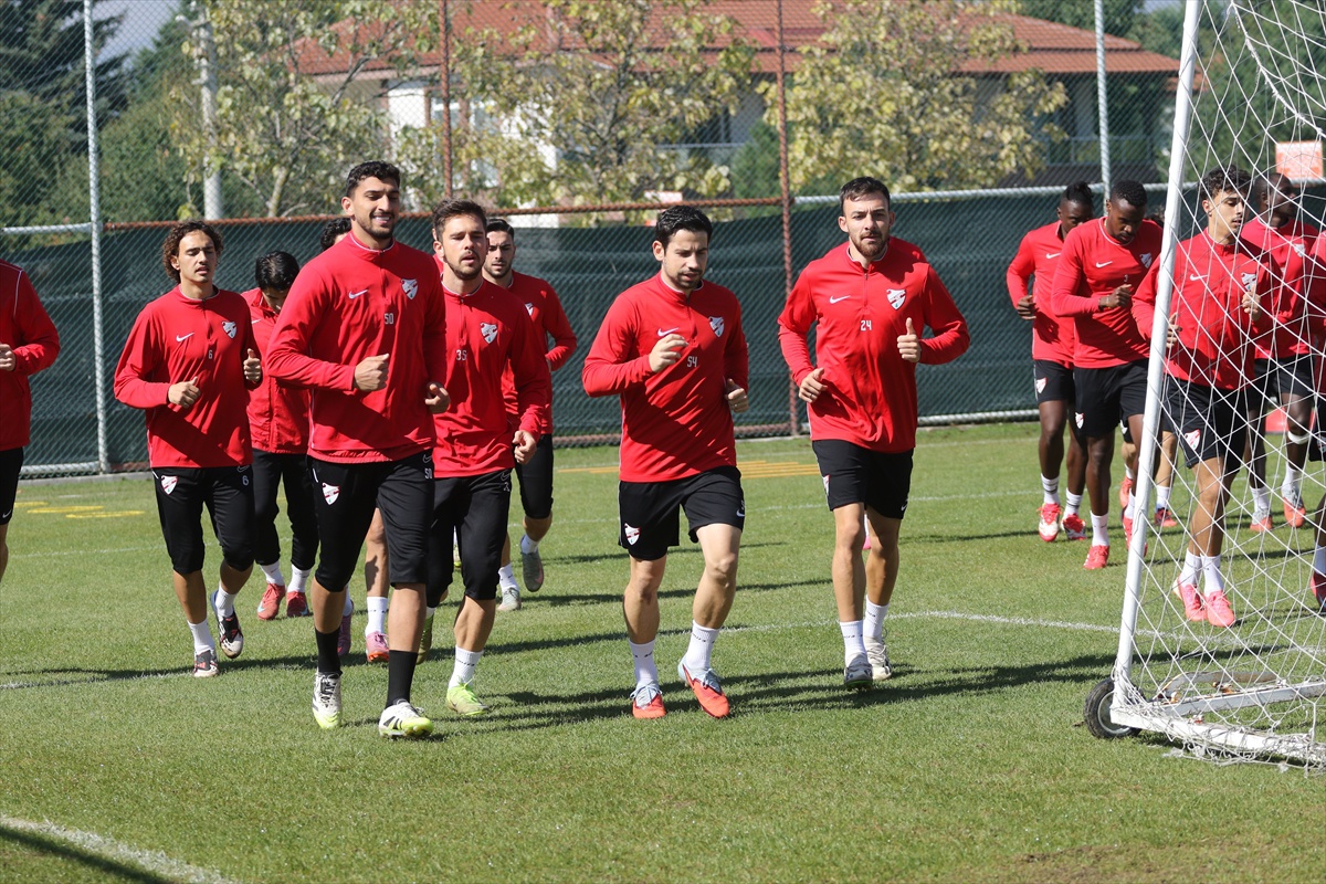 Boluspor, 10 Ekim\'deki Antalyaspor maçı öncesi Karaçayır\'da antrenman yaptı