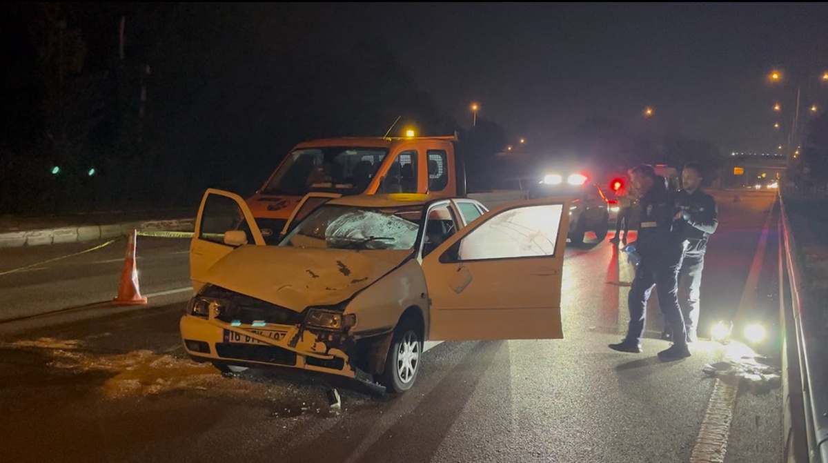 Bursa\'da otomobilin çarptığı kişi metrelerce savruldu, hastanede hayatını kaybetti
