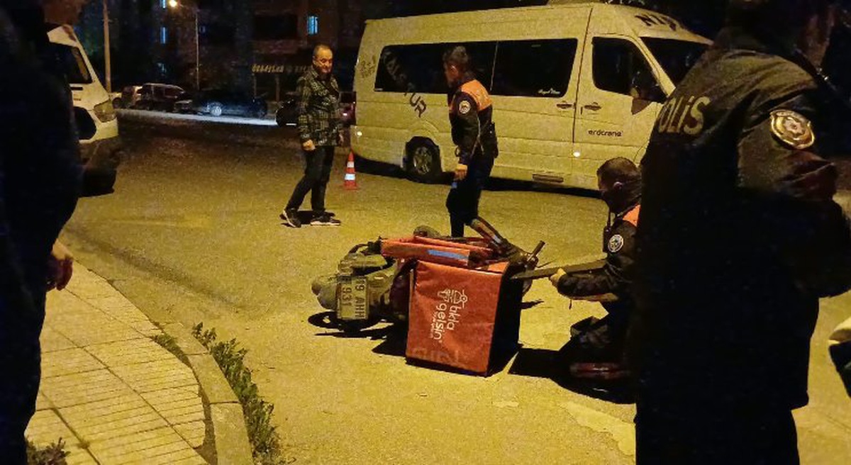 Çorum\'da ters yöne giren motosikletli, polis memuruna çarptı; 16 sentetik hap bulundu