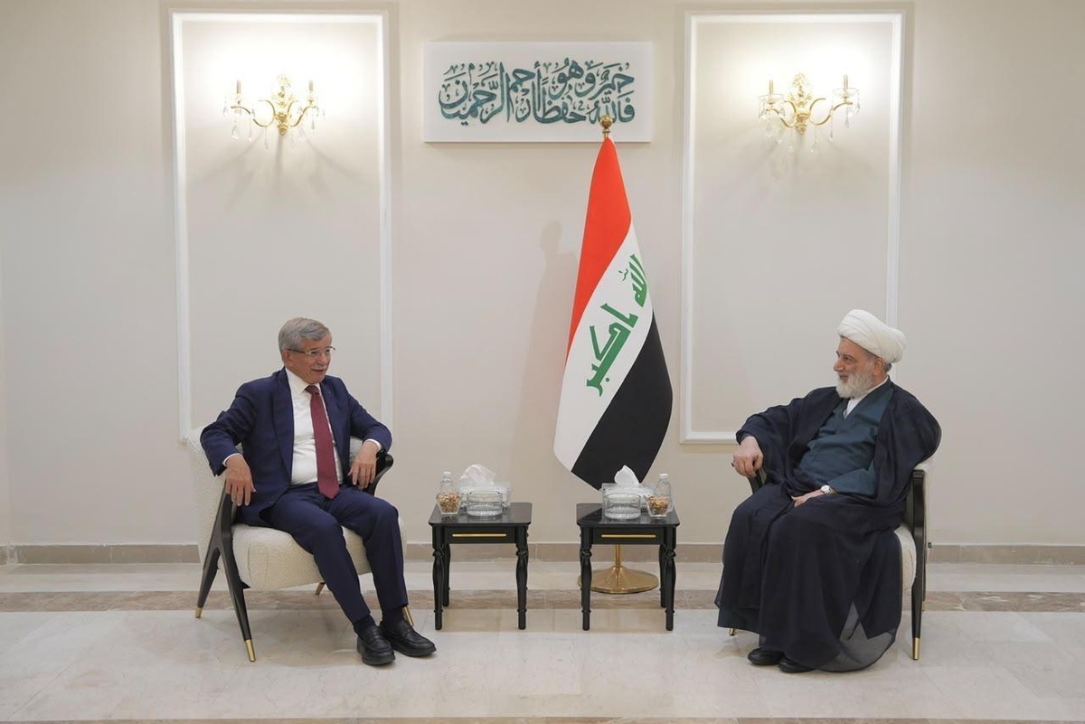 Ahmet Davutoğlu, Irak ziyaretinde Talabani için düzenlenen anma törenine katıldı