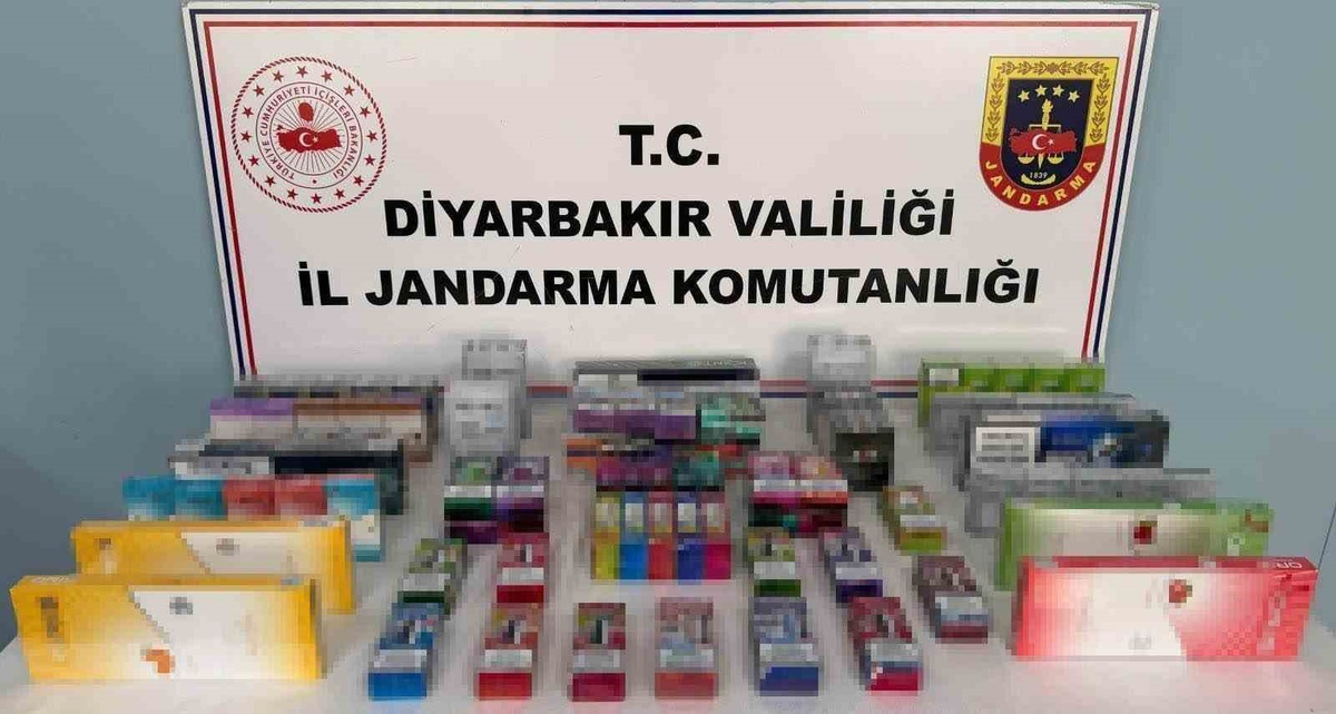 Diyarbakır jandarması kaçakçılık operasyonunda 10 bin 895 paket sigara ele geçirdi