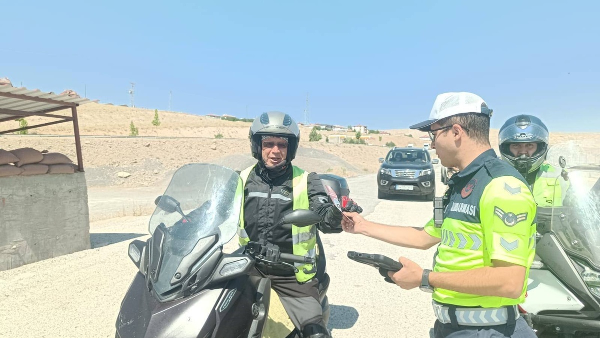 Erzincan Jandarma 290 olayın yüzde 98,3\'ünü çözdü, trafikte 3,8 milyon TL ceza kesti
