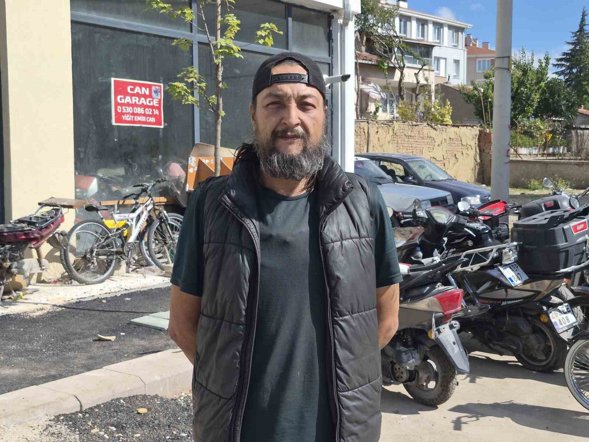Takip uygulaması sinyali tamirhaneden verdi! Eskişehir\'de motosiklet hırsızları yakalandı