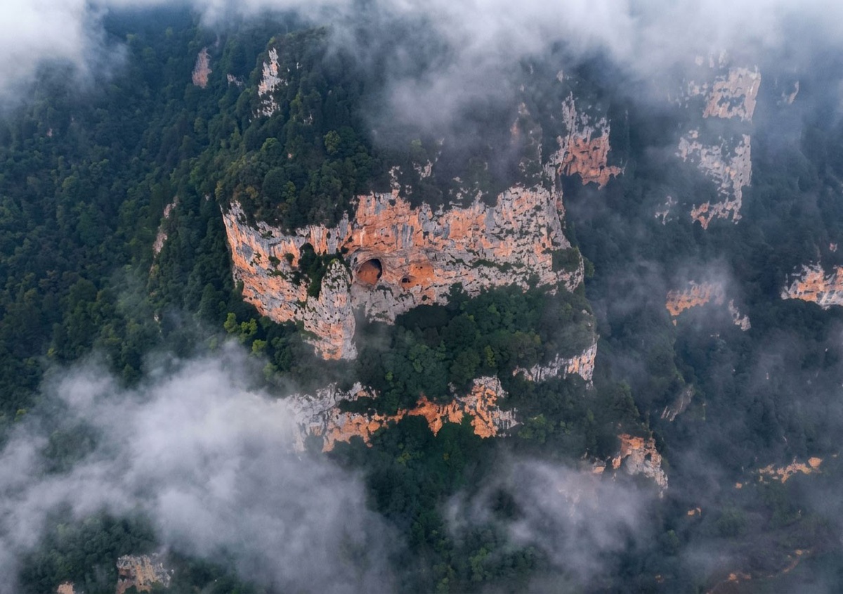 Giresun Keşap\'taki Şahan Kayası, Türkiye haritasına benzerliğiyle dronla görüntülendi