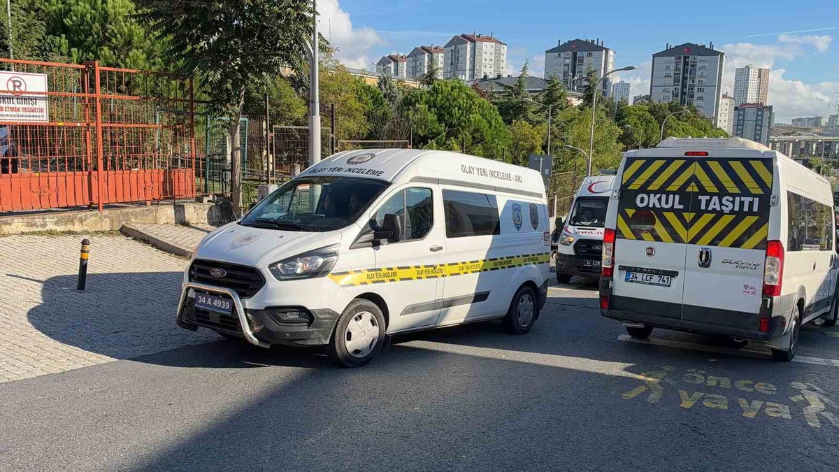 İstanbul Başakşehir\'de ortaokulda çıkan kavgada 5 öğrenci yaralandı