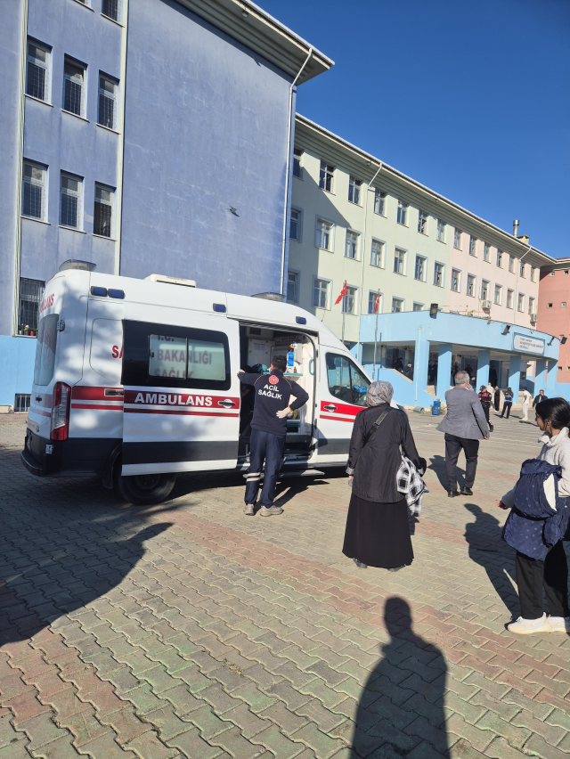 İstanbul'da ortaokulda bir öğrenci 5 öğrenciyi bıçakladı