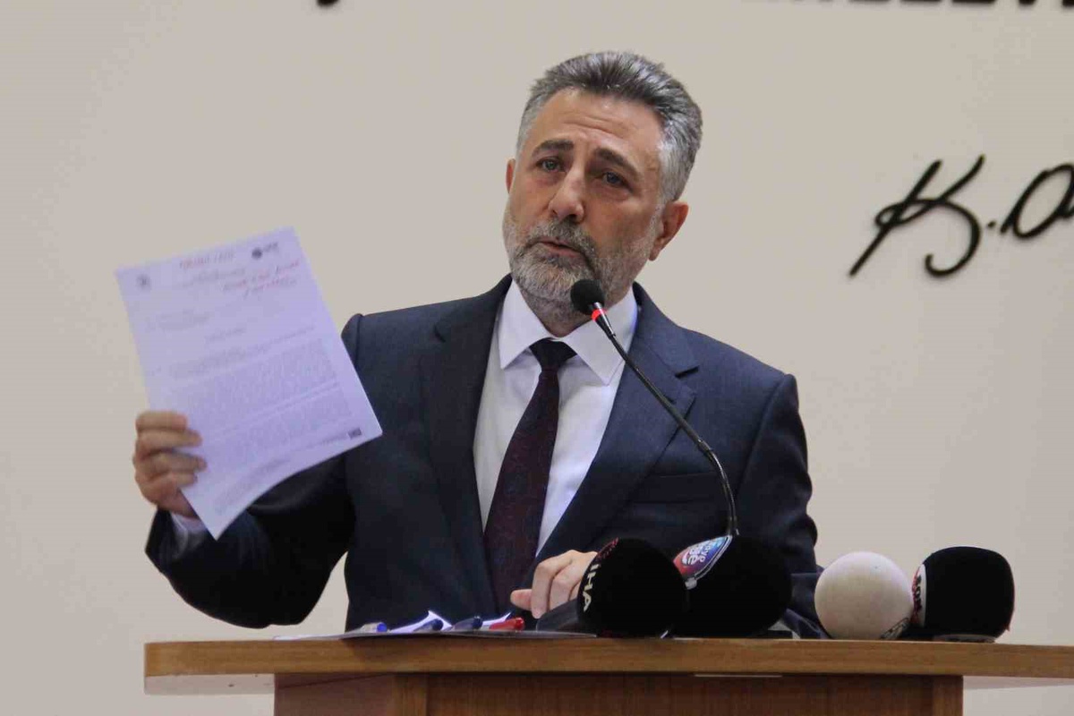 MASAK incelemesi Bayraklı soruşturmasını derinleştirdi: Eski Başkan Sandal\'ın oğlunun hesabına da para aktarılmış