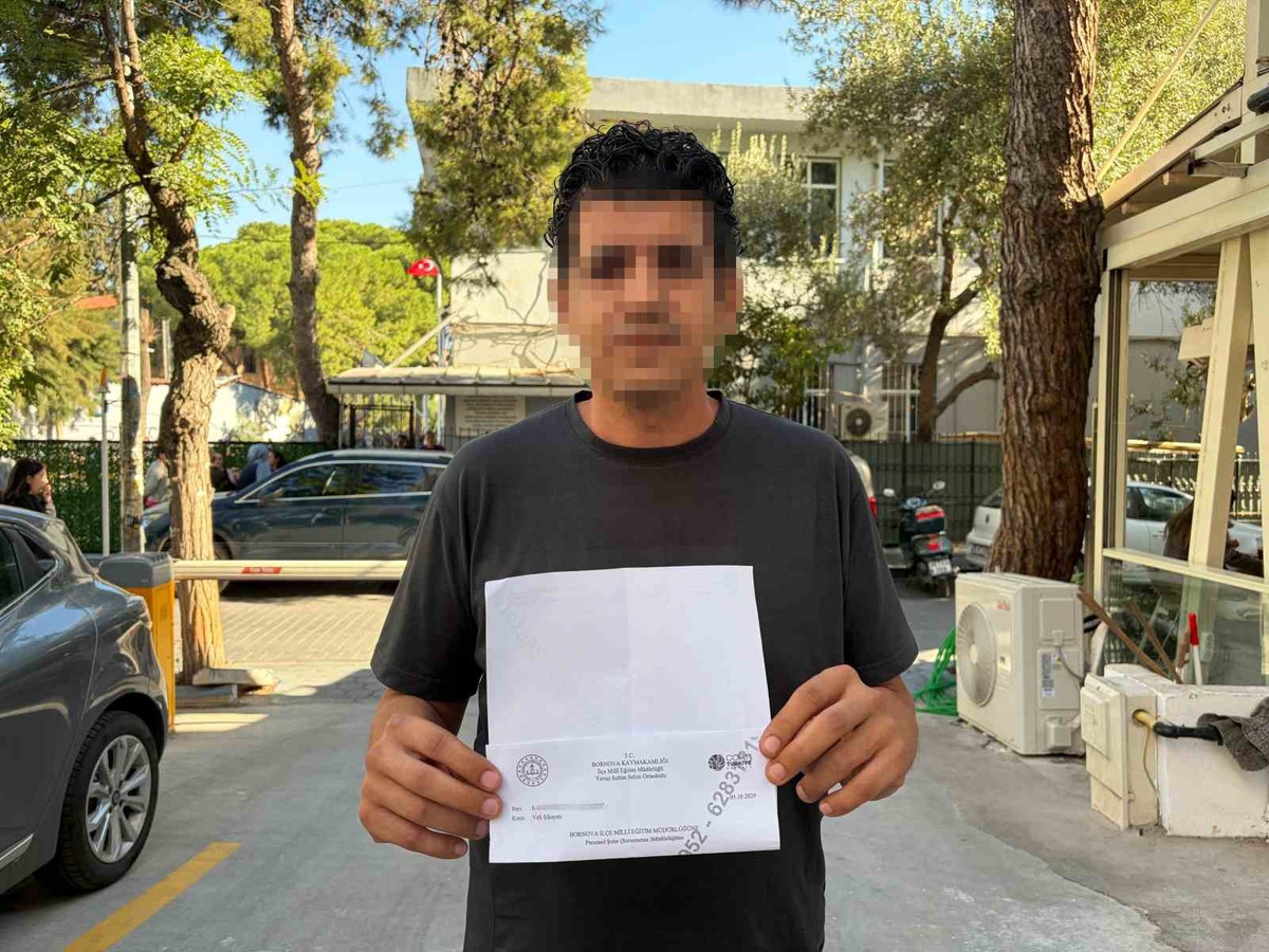 İzmir Bornova\'da kadın veliler, öğretmen için taciz iddiasıyla suç duyurusu yaptı