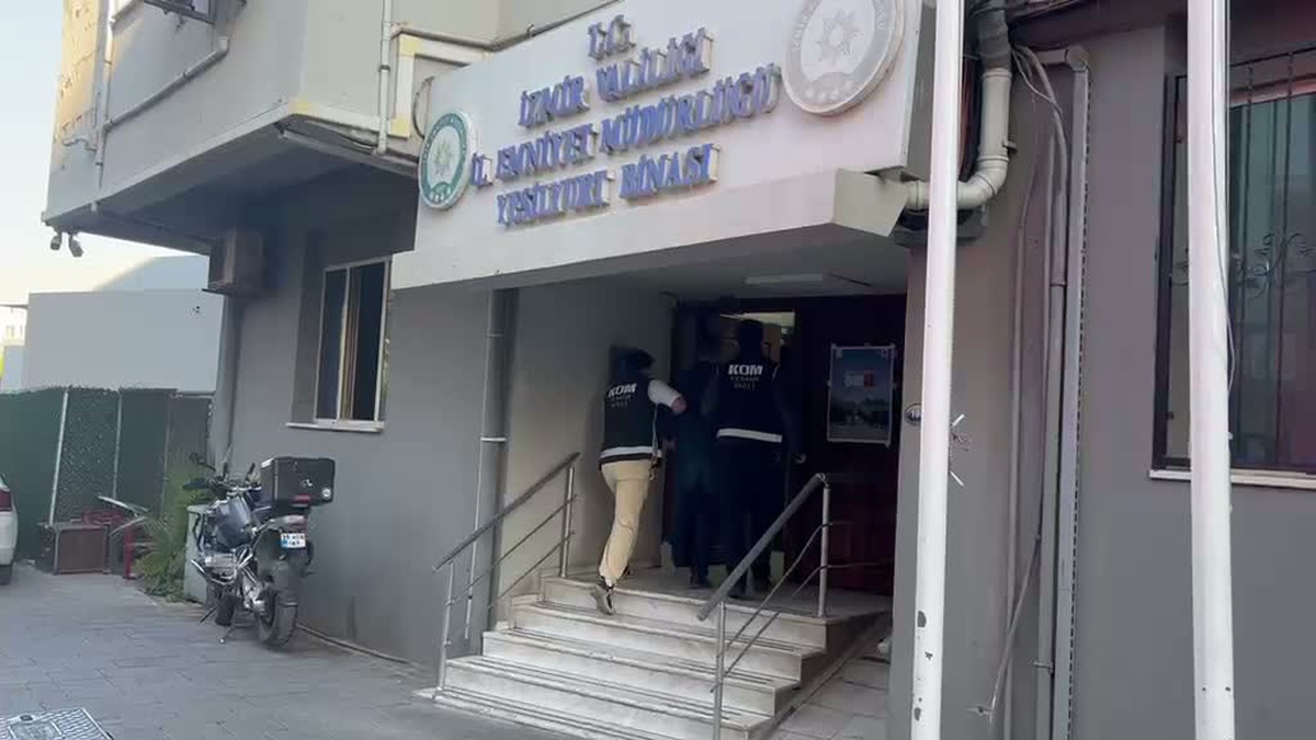 İzmir\'de Bayraklı Belediyesi soruşturmasında 48 şüpheliden 46\'sı gözaltına alındı