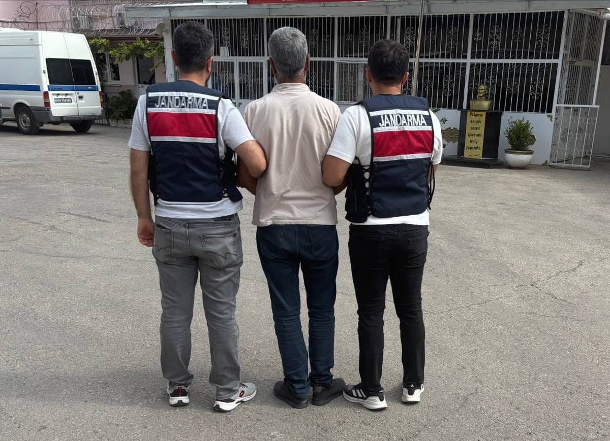 Gaziantep\'te 6 yıl 3 ay hapis cezasıyla aranan FETÖ üyesi MİT operasyonuyla yakalandı