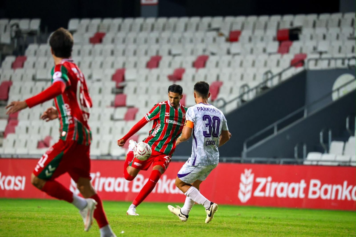 Evinde yenik duruma düşen Karşıyaka, 1923 Afyonkarahisarspor\'u 3-1 yenip tur atladı