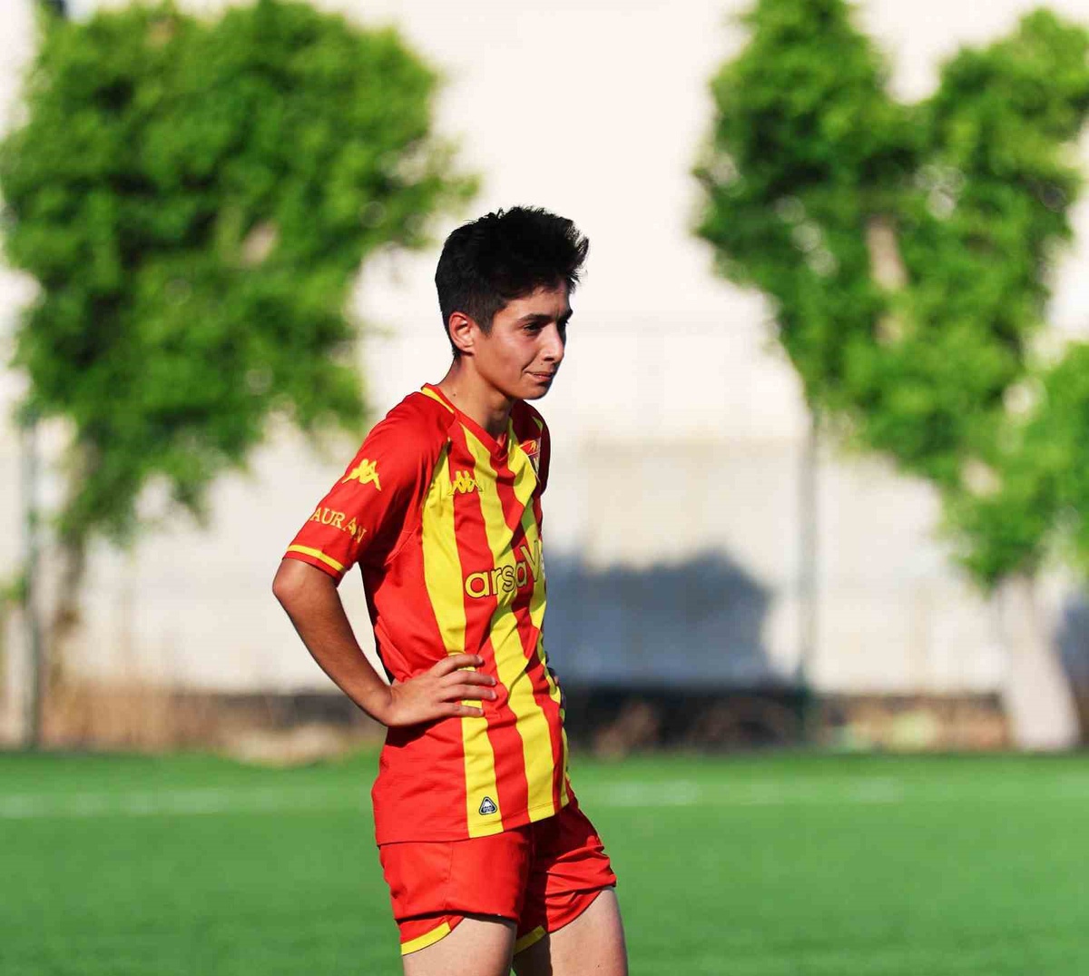 Kaptan Bahar &Ouml;zen, Kayseri Kadın Futbol Kul&uuml;b&uuml; ile yollarını ayırdı