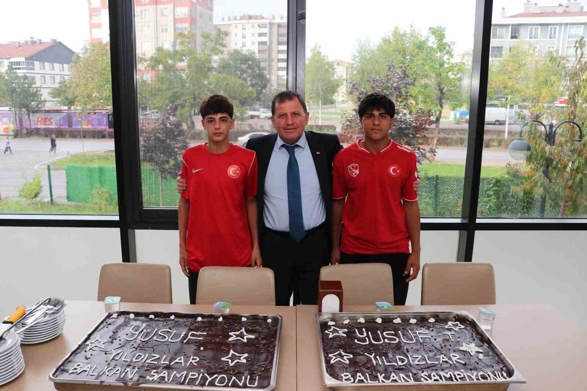 Kayserili güreşçiler U15 Balkan Şampiyonası\'nda 1 şampiyonluk, 1 üçüncülük aldı
