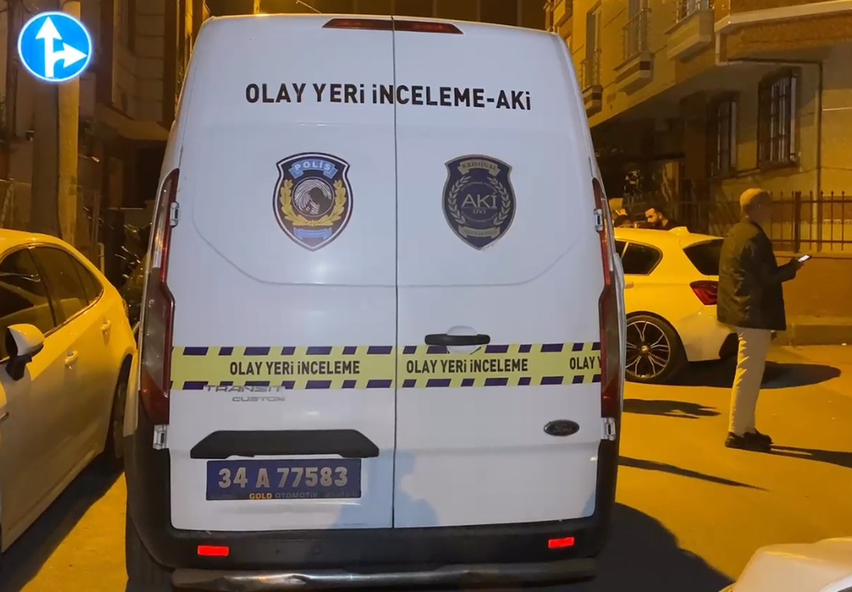 Küçükçekmece\'de iddiaya göre motosikletli 2 şüpheli 1 kişiyi silahla ağır yaraladı