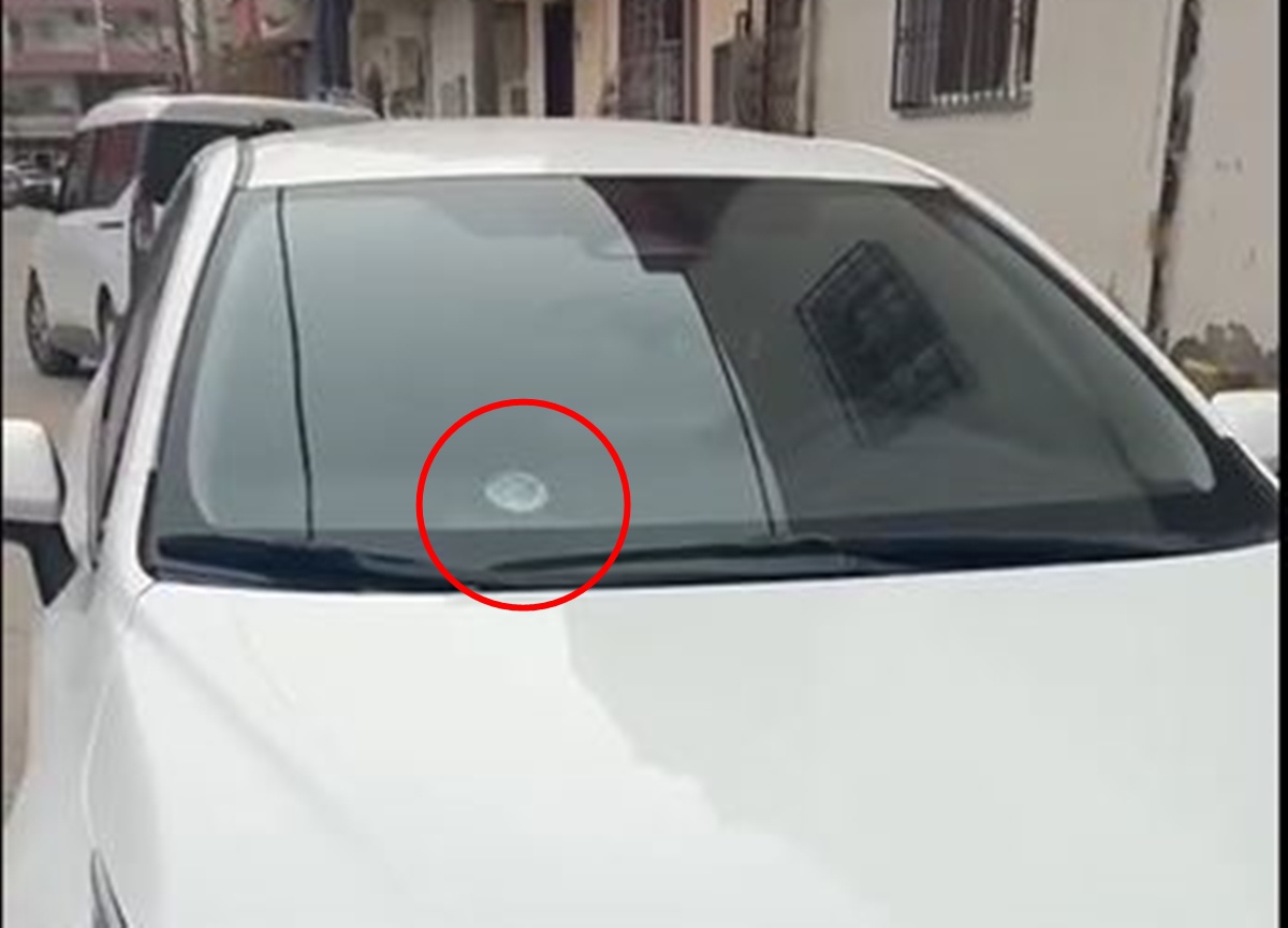 Mardin Kızıltepe\'de otomobilin camına yorgun mermi isabet etti, sahibi şikayetçi oldu