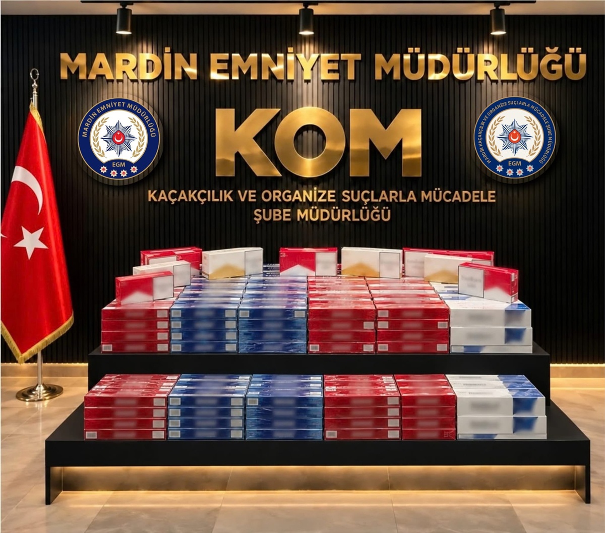 Mardin Nusaybin\'de araçta 4 bin 500 paket kaçak sigara bulundu, 2 şüpheli yakalandı
