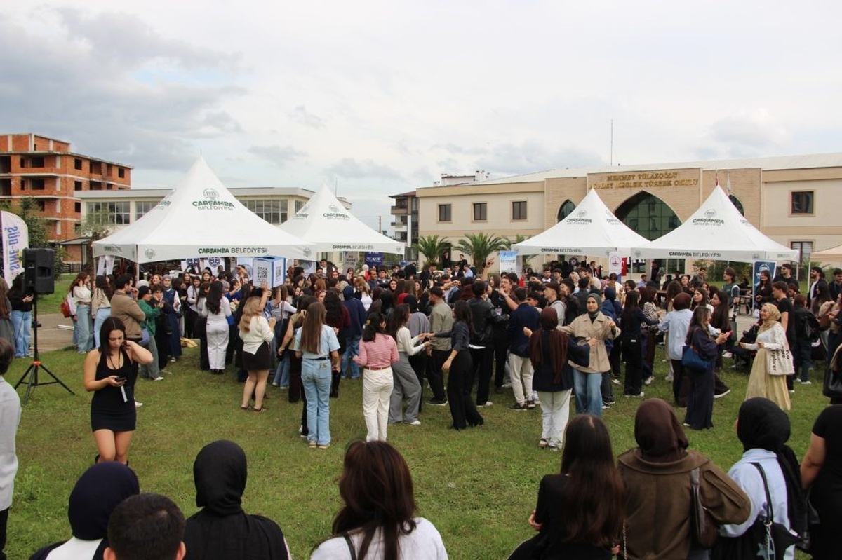 OMÜ Çarşamba Kampüsü\'nde yeni öğrencilere MKG Uyum Fest\'26 düzenlendi