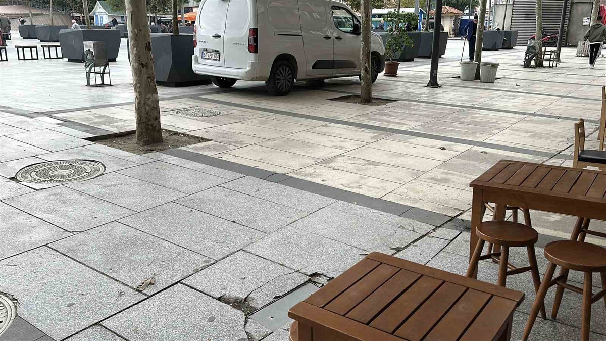 Sakarya Adapazarı\'nda babasıyla yürüyen genç kıza saldıran şüpheli gözaltına alındı