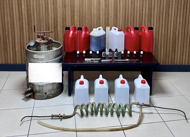 Sinop Gerze'de sahte alkol operasyonunda 45 litre etil alkol bulundu